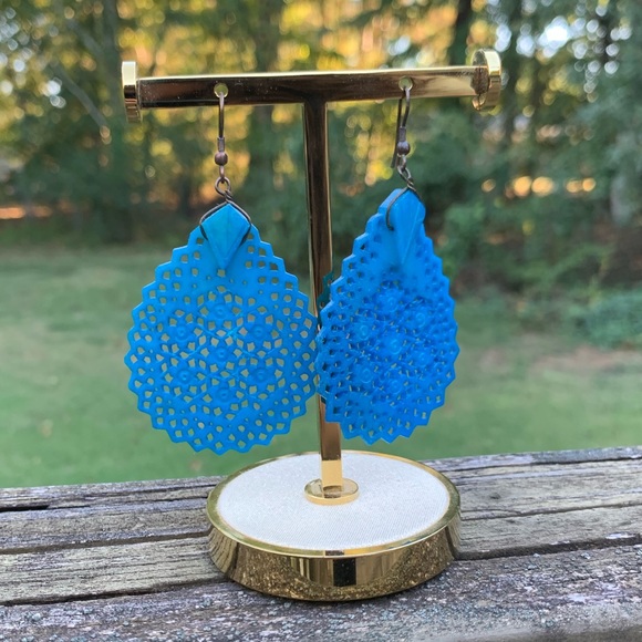 🦚Teal Mandala Cut-Out Earrings🦚 - Picture 6 of 7